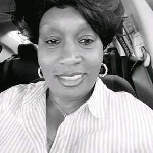 Meet your Posher, Phoebe